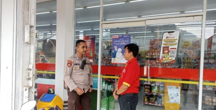 Unit Samapta Polsek Cireunghas Laksanakan Patroli Ke Minimarket