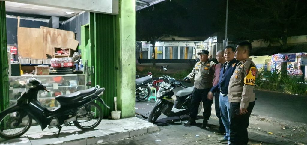 Kapolsek Cireunghas Pimpin Patroli Malam Hari