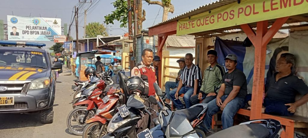 Sambangi Ojeg Pangkalan, Polsek Lembursitu Beri Himbauan Kamtibmas