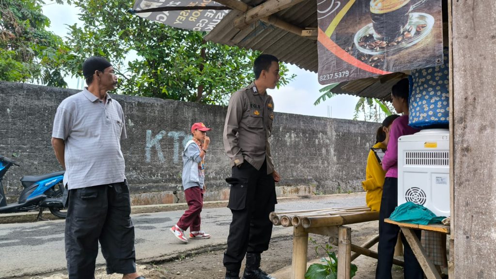 Polsek Sukaraja Melaksanakan Patroli Dialogis Ke Tempat Pemukiman Penduduk