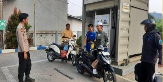 Polsek Cireunghas Laksanakan Giat Patroli Dialogis Sambangi SPBU Mini Di Wilayahnya