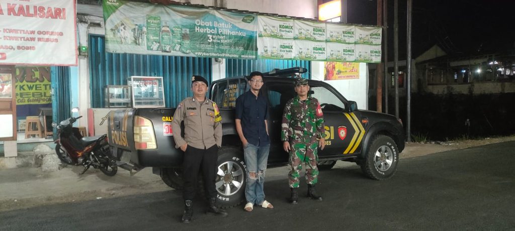 Sinergitas TNI-POLR,I Bhabinkamtibmas Bersama Babinsa Antisipasi Gukamtibmas Malam Hari Wilayah Kecamatan Kebonpedes