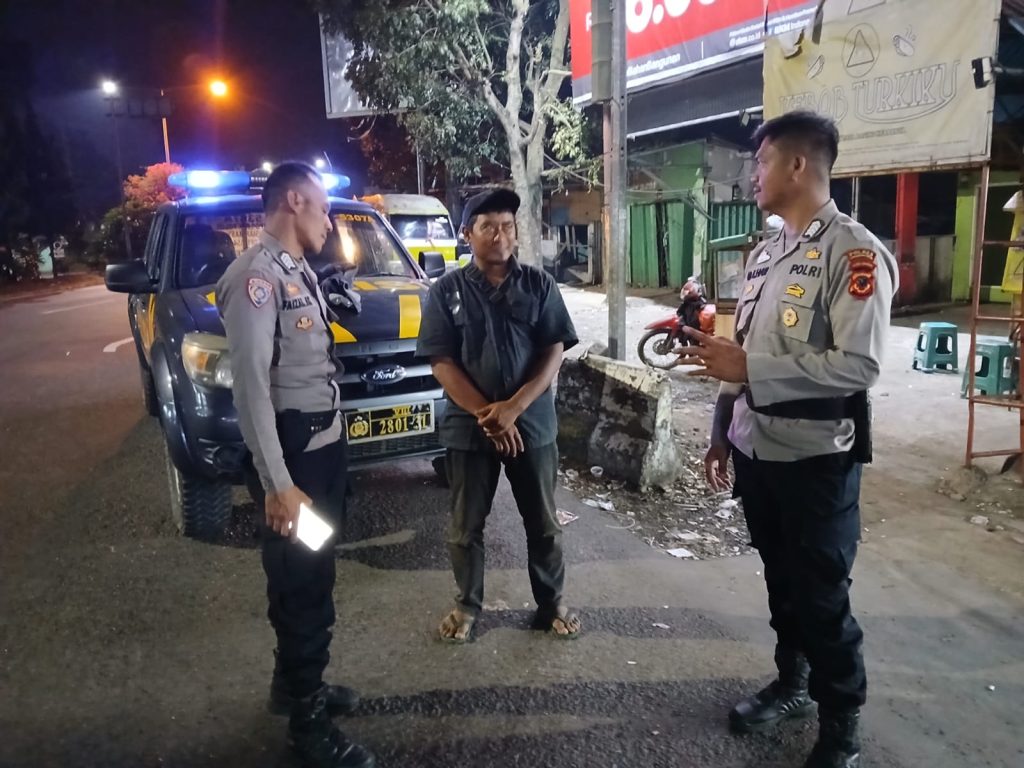 Polsek Lembursitu  Intensifkan Patroli maam, Jaga Kamtibmas Tetap Kondusif