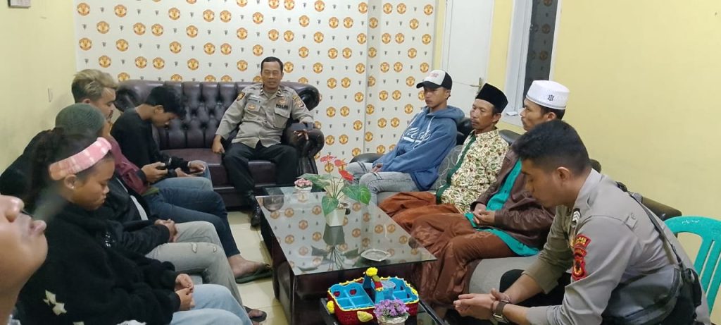 Bhabinkamtibmas Polsek Sukaraja Melaksanakan Sambang dan Silaturahmi Kepada Tokoh-tokoh Masyarakat