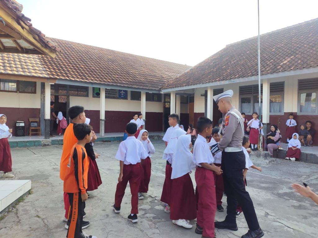 Satlantas Polres Garut Tanamkan Pentingnya Keselamatan Berlalu Lintas