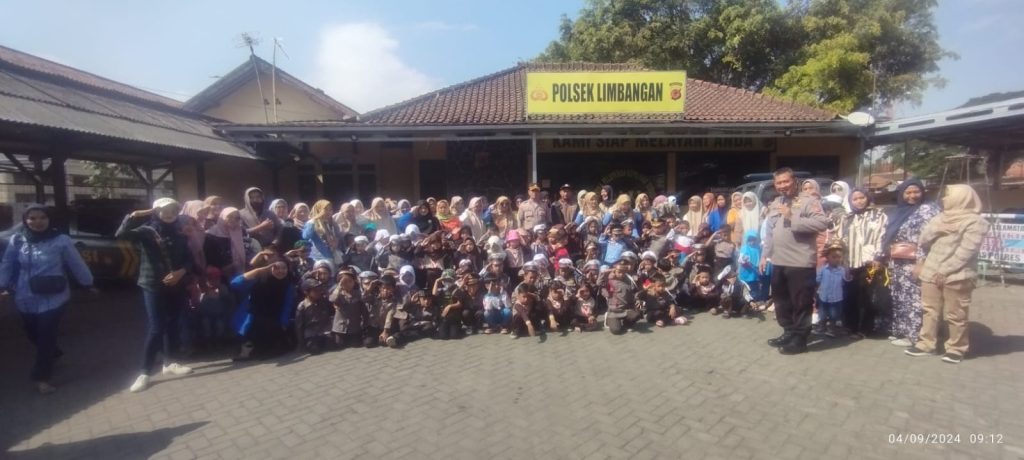 Kunjungan Edukatif TK Al Kamilah Ke Polsek Limbangan