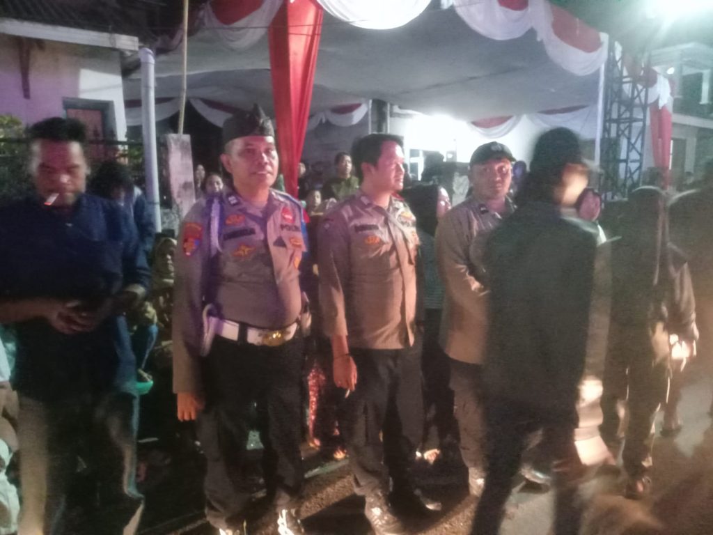 Polsek Kebonpedes Lakukan Pengamanan Kegiatan Hari Jadi Ke-43 Desa Sasagaran, Kecamatan Kebonpedes