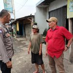 Sambangi warga. Bhabinkamtibmas tingkatkan Cooling system kamtibmas bersama warga Sudajaya Rw. 03