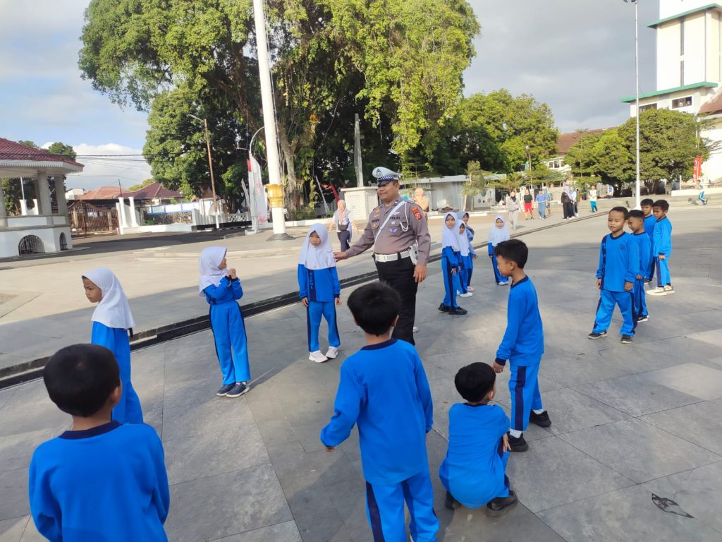 Polres Garut Gelar Dikmas Lantas Polisi Sahabat Anak Dalam Rangka Hari Lalu Lintas Bhayangkara Ke-69