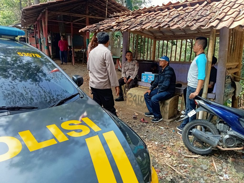 Kegiatan Patroli Kendaraan 53-07A/B antisipasi gukamtibmas di wilayah hukum Polsek lembursitu