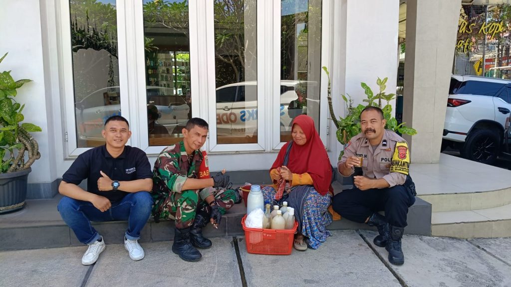 Datangi Warga Langsung, Babinkamtibmas Berikan Himbauan Gukamtibmas