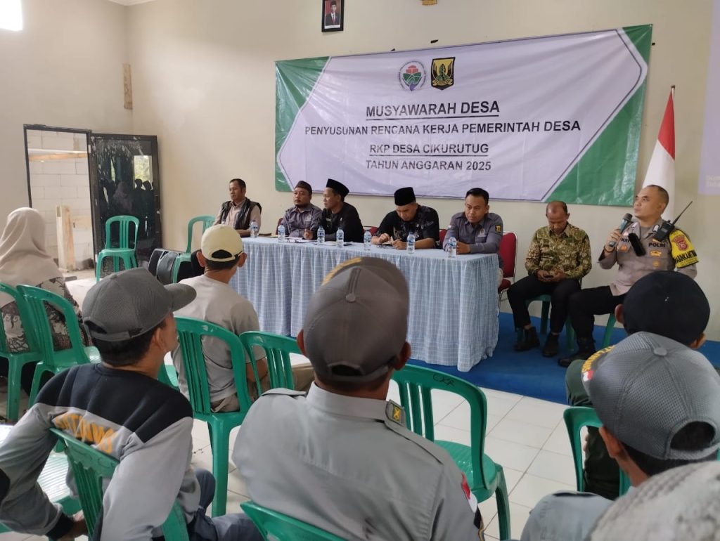 Bhabinkamtibmas Polsek Cireunghas Hadiri Rapat Musdes di Desa Binaan