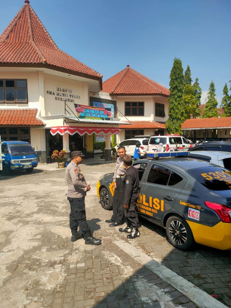 Unit Samapta Polsek Cikole Patroli Dialogis Dengan Satpam