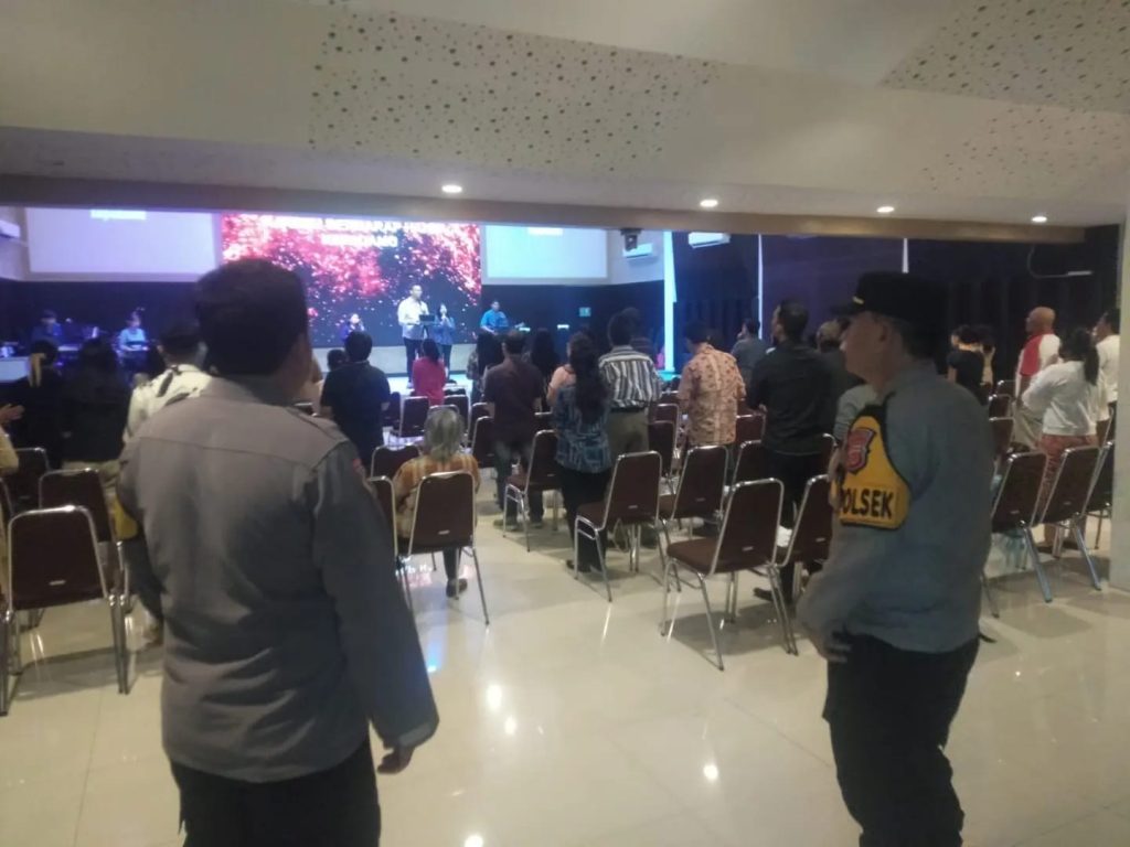 Polsek citamiang laksanakan Minggu kasih  dan pengamanan Gereja