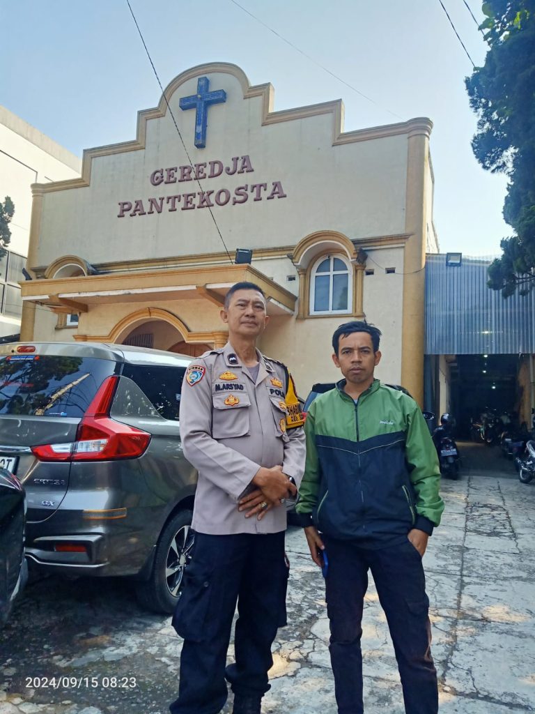 Berikan Rasa Aman, Polisi Lakukan Pengamanan Ibadah Rutin di Gereja  Pantekosta Sukabumi