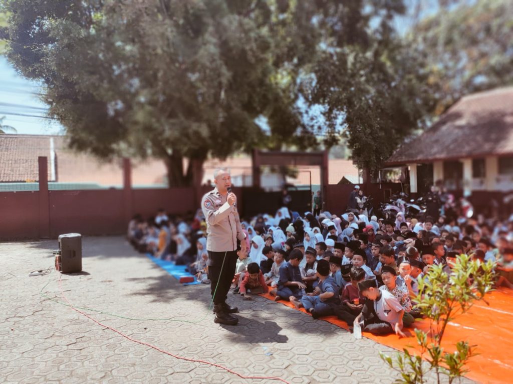 Polsek Banyuresmi Laksanakan Sosialisasi Anti Bullying dan Bahaya Narkoba