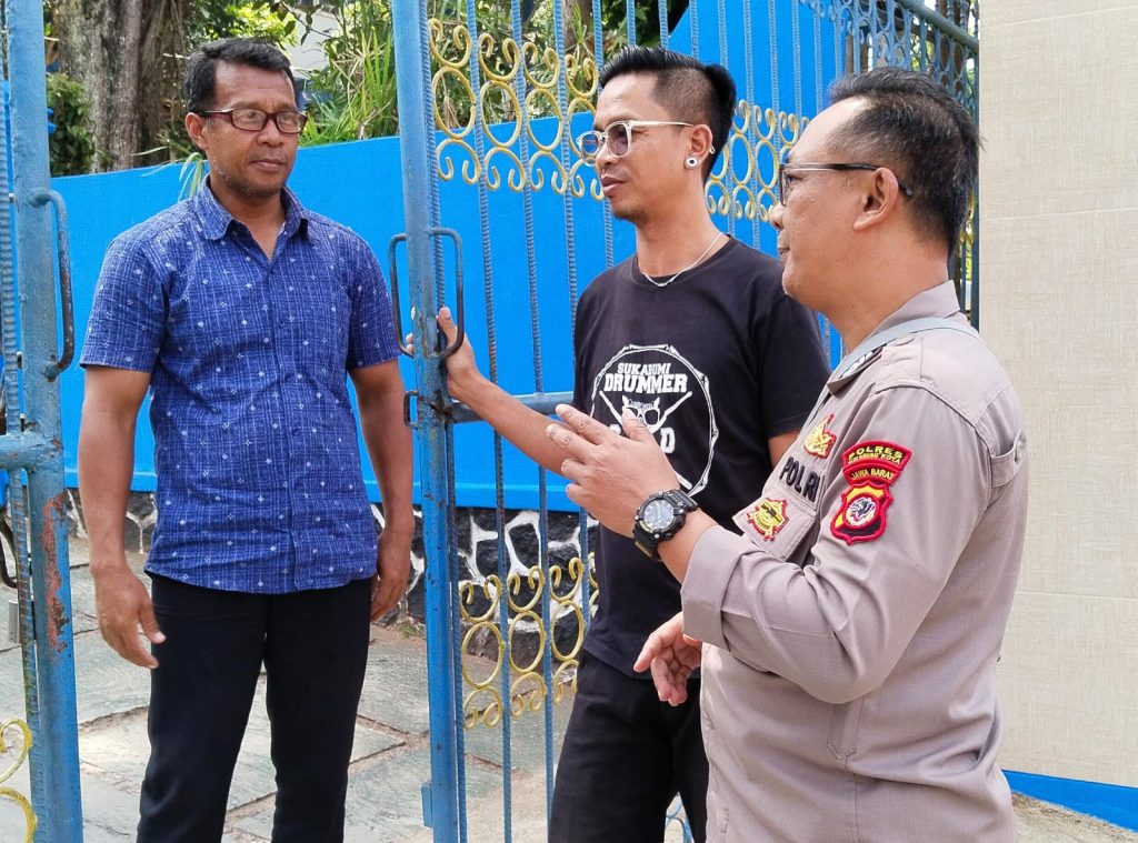 Bhabinkamtibmas Polsek Cikole Laksanakan Giat Sambang Warga