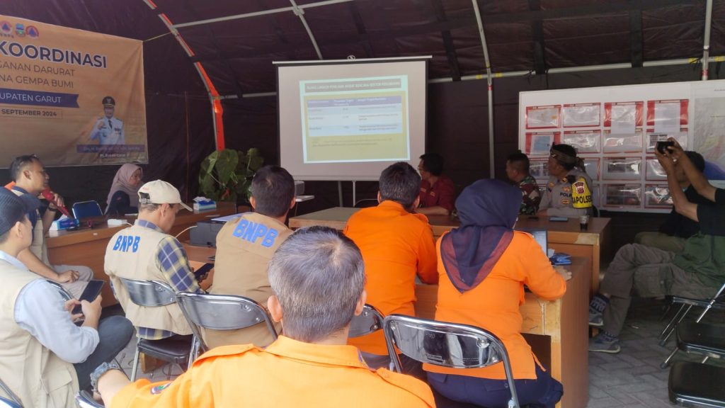 Polres Garut Dampingi Pendataan Dan Penilaian Kerusakan Rumah