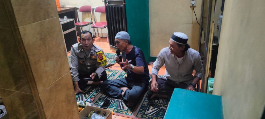 Hadiri Maulid Nabi Muhammad SAW. Kapolsek baros tingkatkan silaturahmi kamtibmas  jema’at Masjid Al Muawanah