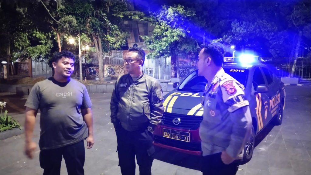 Patroli Polsek Cikole Laksanakan Sambang Dengan Satpam