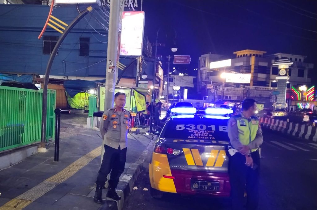 Polsek Cikole Laksanakan Patroli Malam Minggu