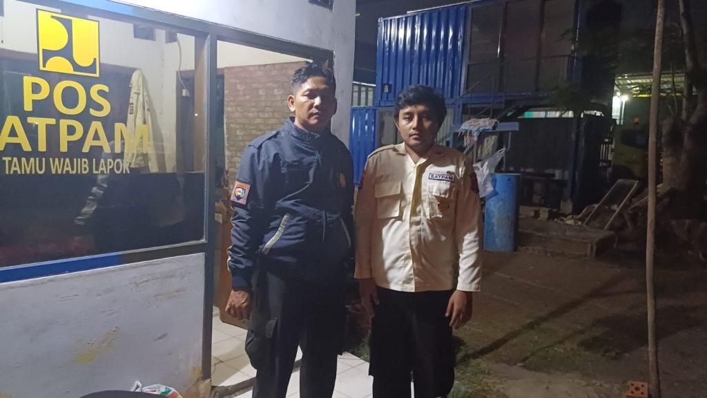 Bhabinkamtibmas kecapi Polsek Seltim Polres Cirebon Kota sambangi satpam