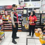 Tingkatkan Harkamtibmas, Kapolsek Baros giatkan patroli minimarket