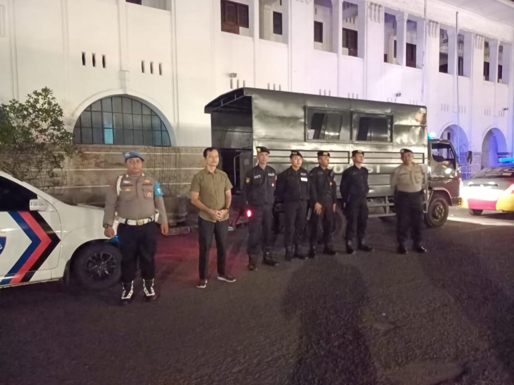 Antisipasi kerawanan malam Polres Cirebon Kota gelar KRYD, Patroli kewilayahan