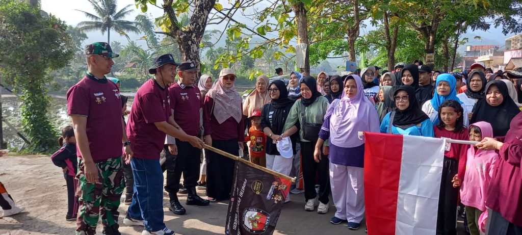 Semarak gerak jalan santai Pilkada serentak 2024. Polsek baros tingkatkan pengamanan jalur