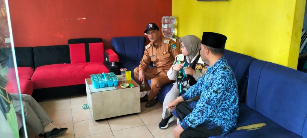 Sie Dokkes Polres Garut Terus Laksanakan Pemeriksaan Kesehatan Bagi Warga Terdampak Gempa