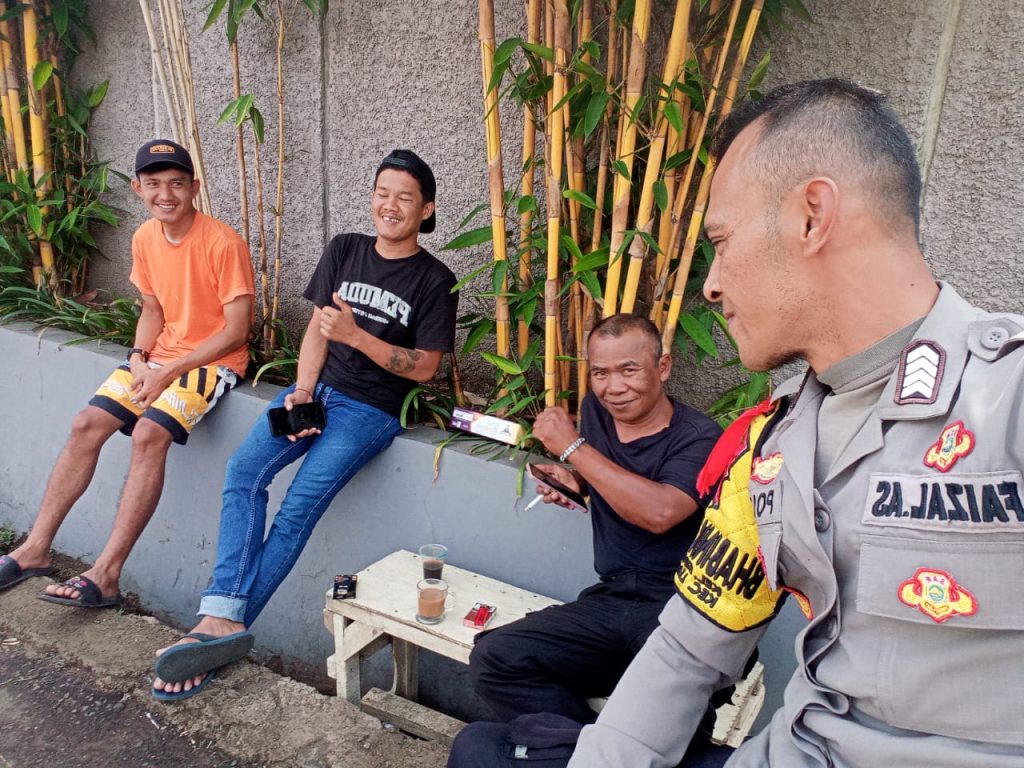 Giat  bhabinkamtibmas Polsek Lembursitu  Himbauan Pilkada damai 2024