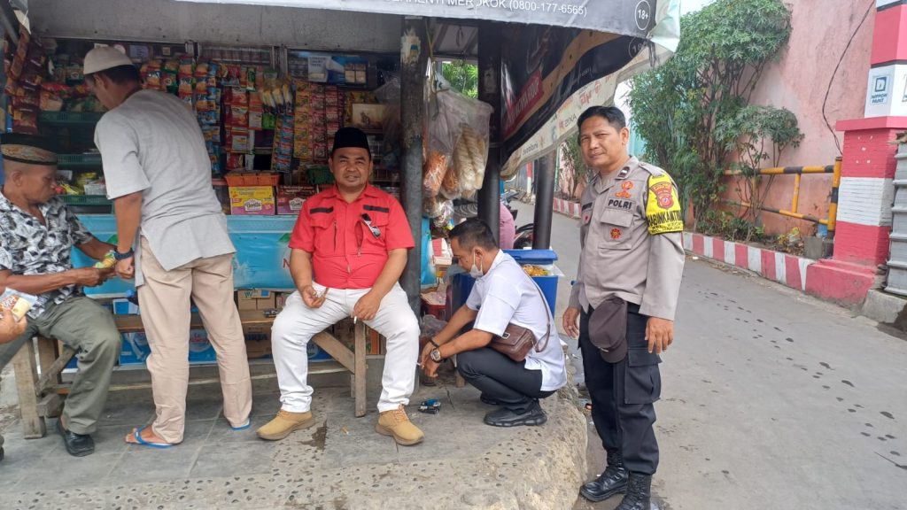 Hadiri maulid nabi, Bhabinkamtibmas kecapi Polsek Seltim Polres Cirebon Kota ciptakan cooling system