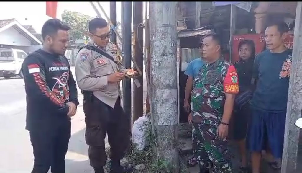 Sinegritas  TNI POLRI  Sambangi  Warga Berikan Himbauan Pesan Kamtibmas