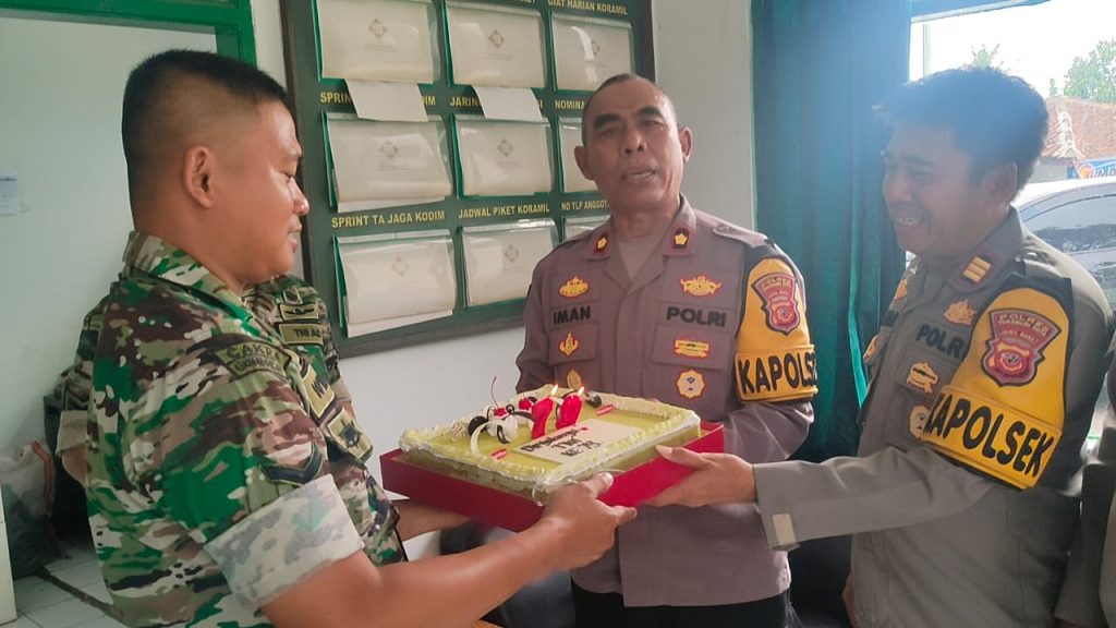 Dirgahayu HUT TNI Ke-79, Kapolsek Gabungan Rayon Selatan Ucapkan HUT TNI Ke-79