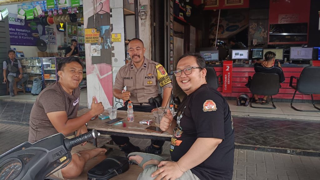 Datangi Warga Langsung, Babinkamtibmas Berikan Himbauan Gukamtibmas