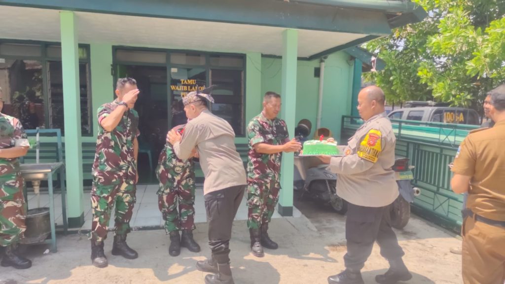 Polsek Samarang Bersama Forkopimcam Rayakan HUT TNI Ke-79