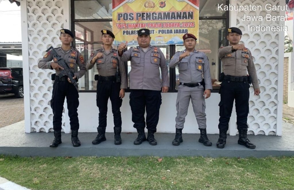 Ops Mantap Praja, Polres Garut Siagakan Personel Pengamanan di Kantor KPU