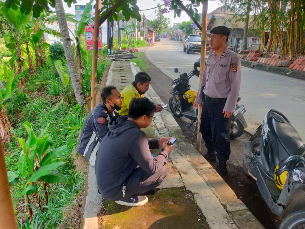 Ciptakan Rasa Aman, Anggota Samapta Polsek Cibeureum Laksanakan Patroli dialogis