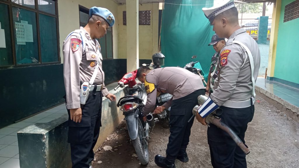 Operasi KRYD Polsek Banyuresmi Sasar Premanisme Dan Knalpot Tidak Sesuai Spesifikasi