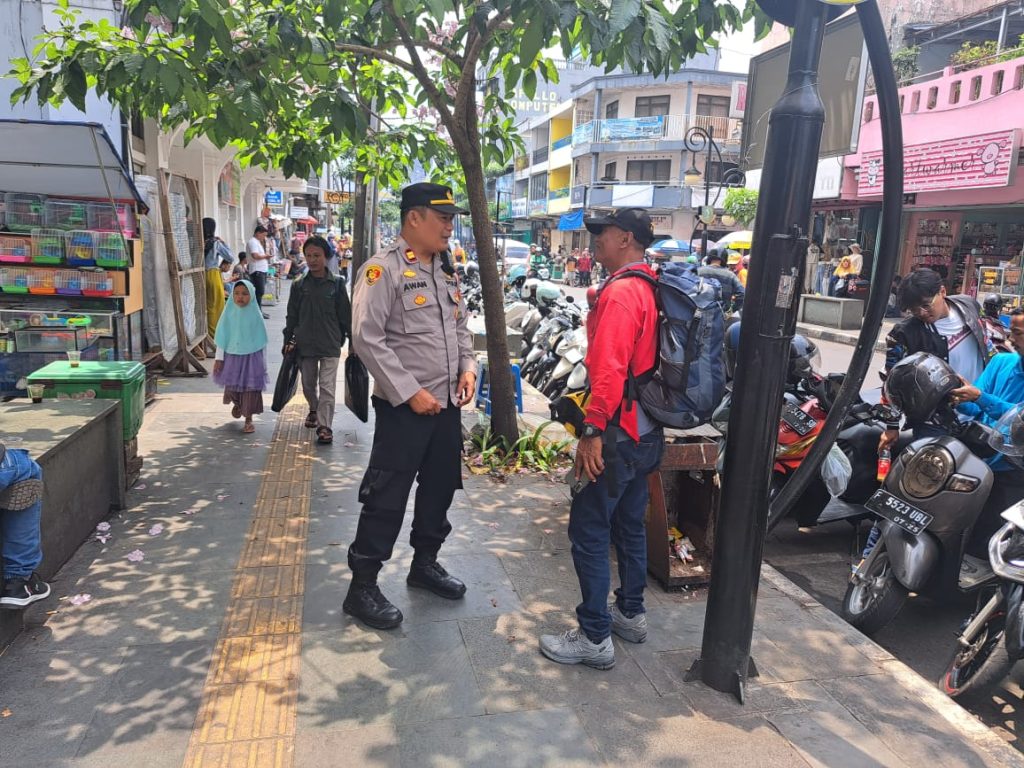 Patroli Samapta Polsek Cikole Laksanakan Giat Dialogis