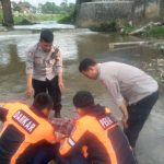 Polsek Tarogong Kidul Evakuasi Orang Di Duga Bunuh Diri