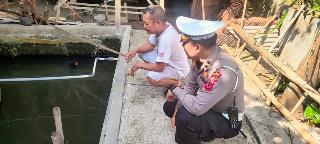 Efektifkan Sambang warga kamtibmas, Polsek baros diedukasi budidaya Ikan tawar gurame