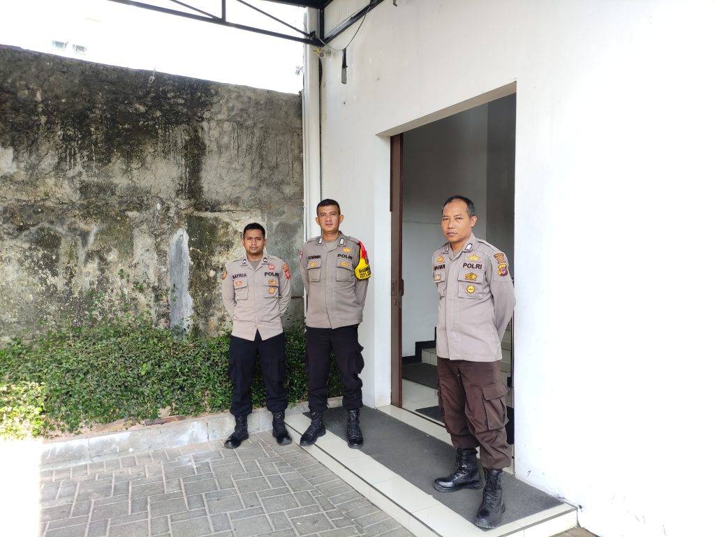 Polsek Kadudampit Laksanakan pengamanan gereja GBI indokuring kota sukabumi