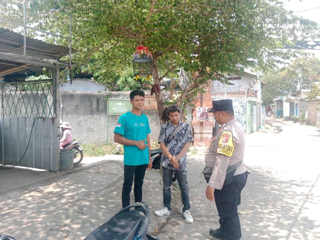 Bangun cooling system Bhabinkamtibmas Pegambiran Polsek lemah wungkuk Polres Cirebon Kota lewat sambang