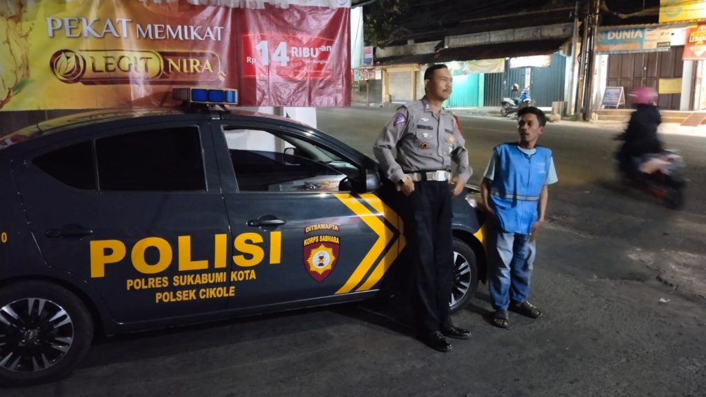 Polsek Cikole Laksanakan Giat Patroli Dialogis Dimalam Hari