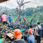 Polsek Banjarwangi Cek TKP Kebakaran Rumah