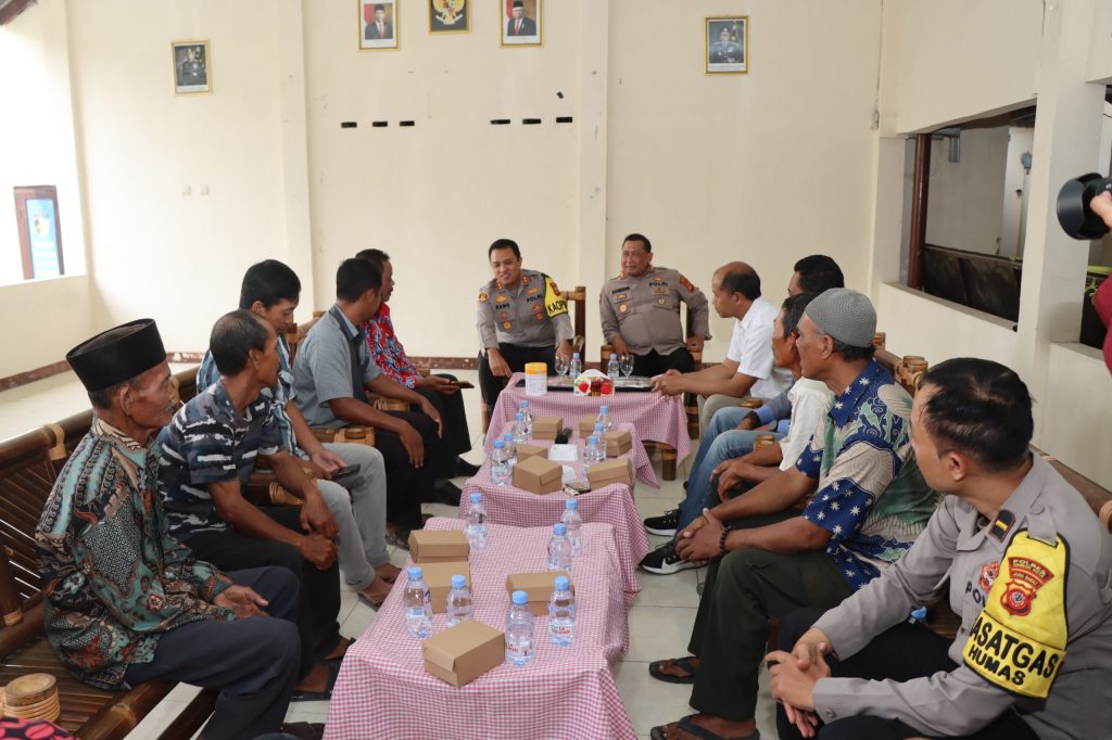 Kapolres Cirebon Kota Kunjungi Mapolsek Gunung Jati: Jalin Silaturahmi dan Jaga Kamtibmas Menjelang Pilkada 2024