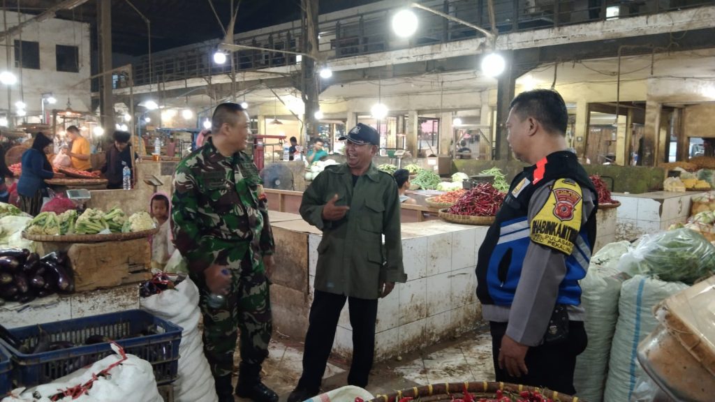 Silaturahmi Kamtibmas Bhabinkamtibmas Pulasaren Polsek Seltim Polres Cirebon Kota bangun cooling system