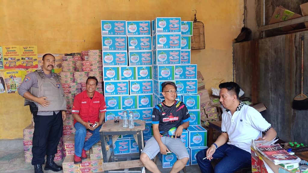 Datangi Warga Langsung, Babinkamtibmas Berikan Himbauan Gukamtibmas