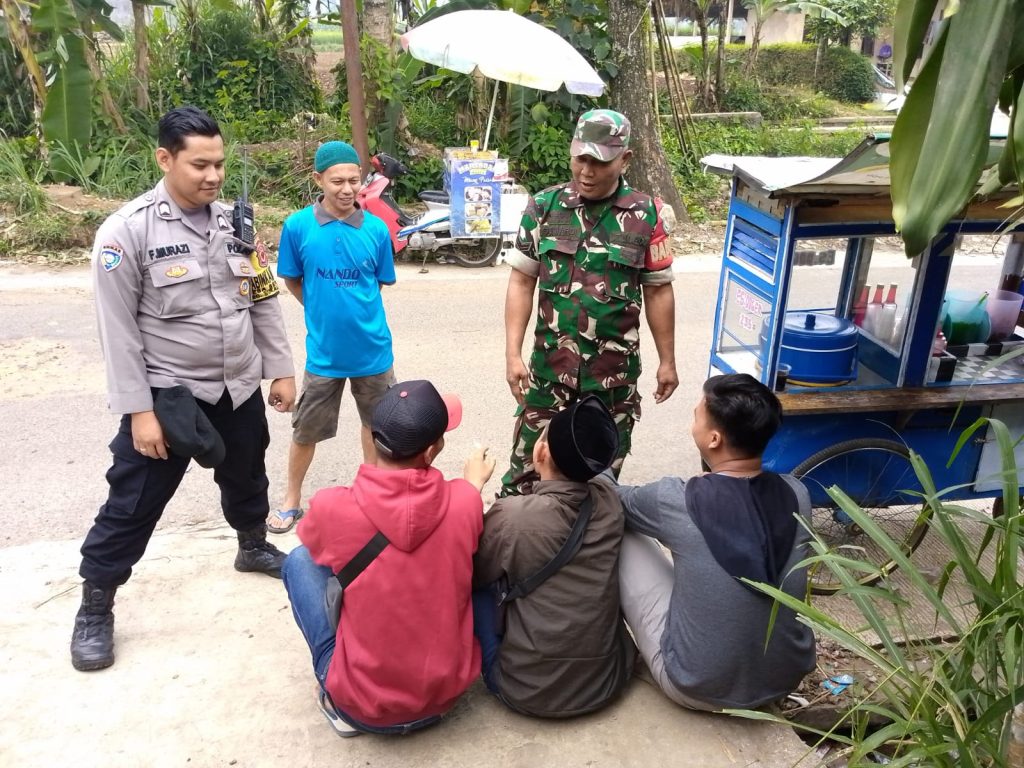 BHABINKAMTIBMAS DESA SEMPLAK SAMPAIKAN PESAN KAMTIBMAS